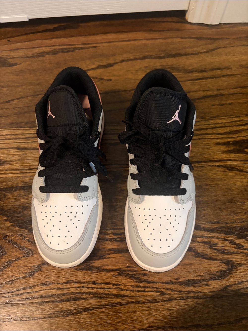 Air Jordan 1 Low Black/Bleached Coral-Grey Fog youth Size 5 - Picture 3 of 6